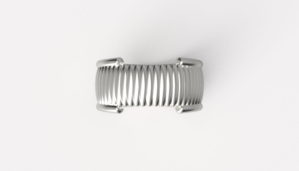 Anello dal design a giogo